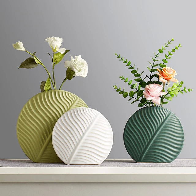 Nordic Leaf Vase: Decor for Flower Arrangements